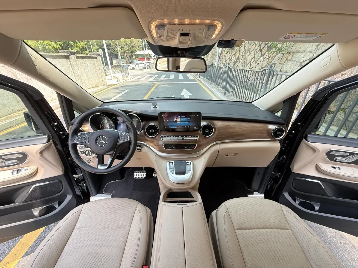 2020 Mercedes-Benz V Class 2.0T 211HP L4 9AT,autocango,china used car exporter,china ev exporter,chinese used car exporter,chinese used ev exporter