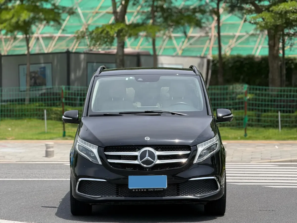 2020 Mercedes-Benz V Class 2.0T 211HP L4 9AT,autocango,china used car exporter,china ev exporter,chinese used car exporter,chinese used ev exporter