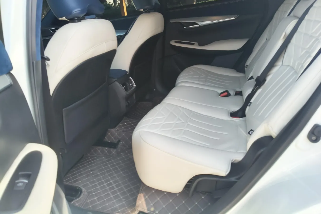 2022 Infiniti QX50 2.0T 245HP L4 CVT,autocango,china used car exporter,china ev exporter,chinese used car exporter,chinese used ev exporter