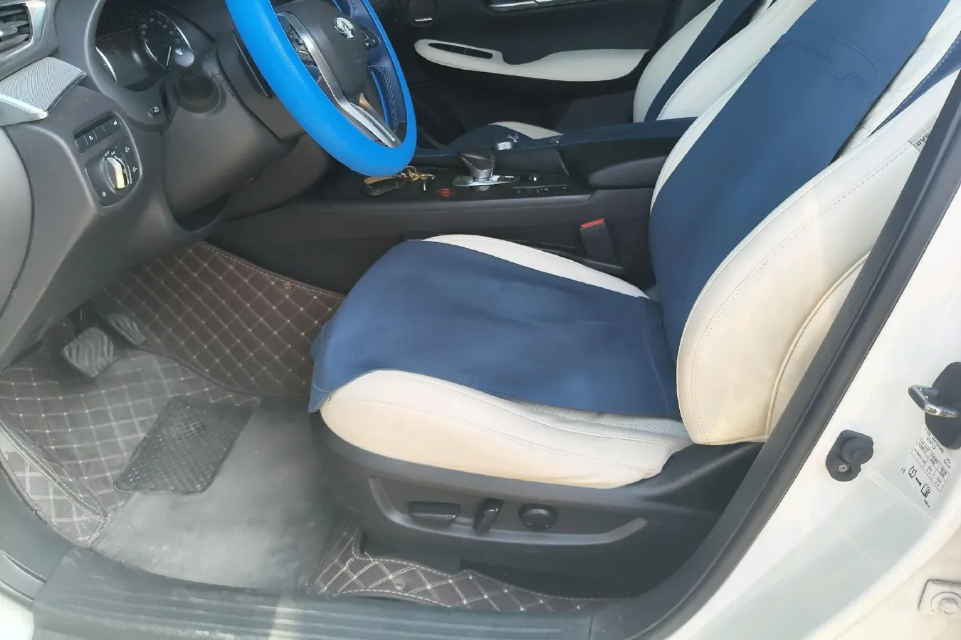 2022 Infiniti QX50 2.0T 245HP L4 CVT,autocango,china used car exporter,china ev exporter,chinese used car exporter,chinese used ev exporter