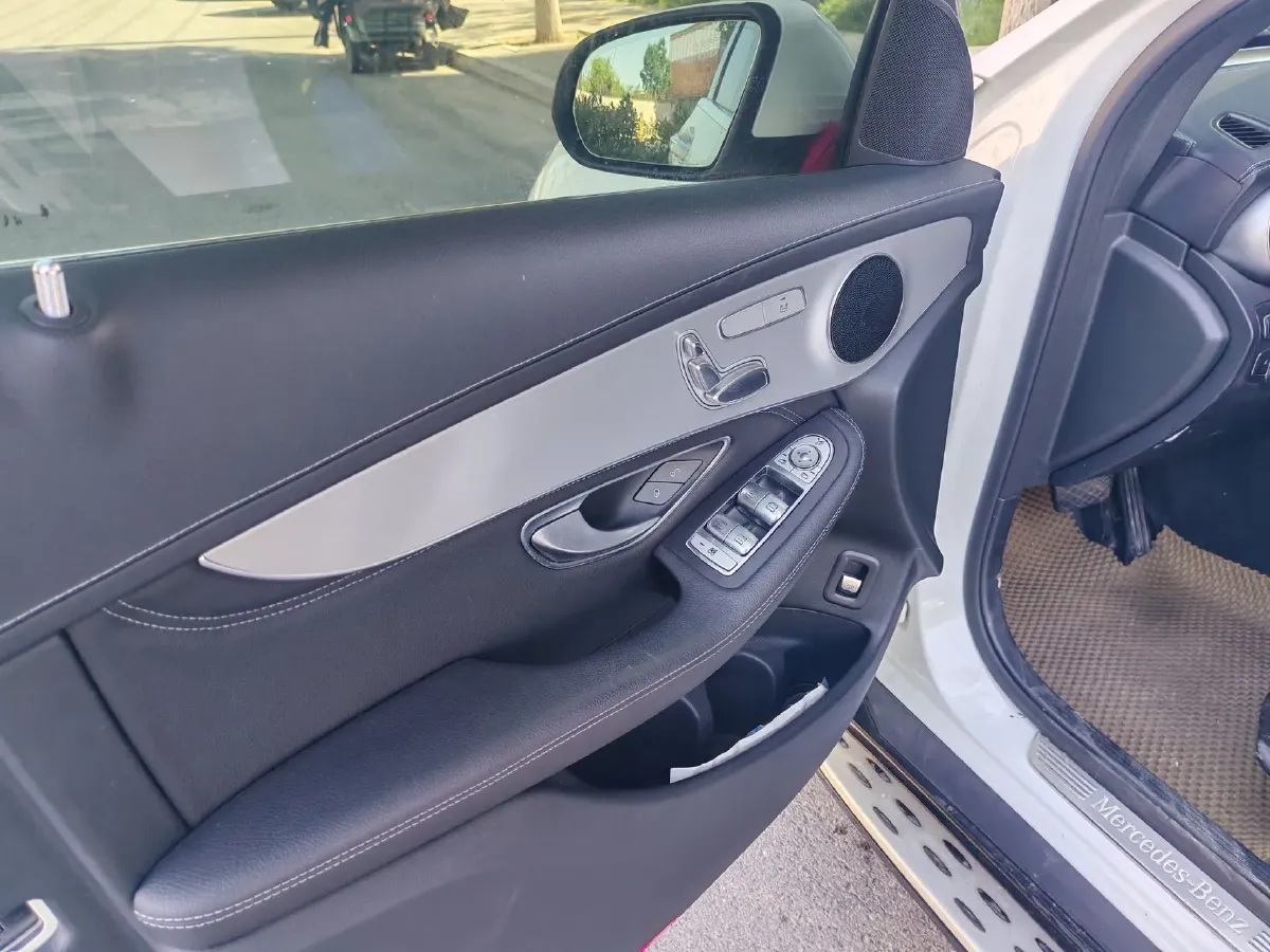2020 Mercedes-Benz GLC Class 2.0T 197HP L4 9AT,autocango,china used car exporter,china ev exporter,chinese used car exporter,chinese used ev exporter