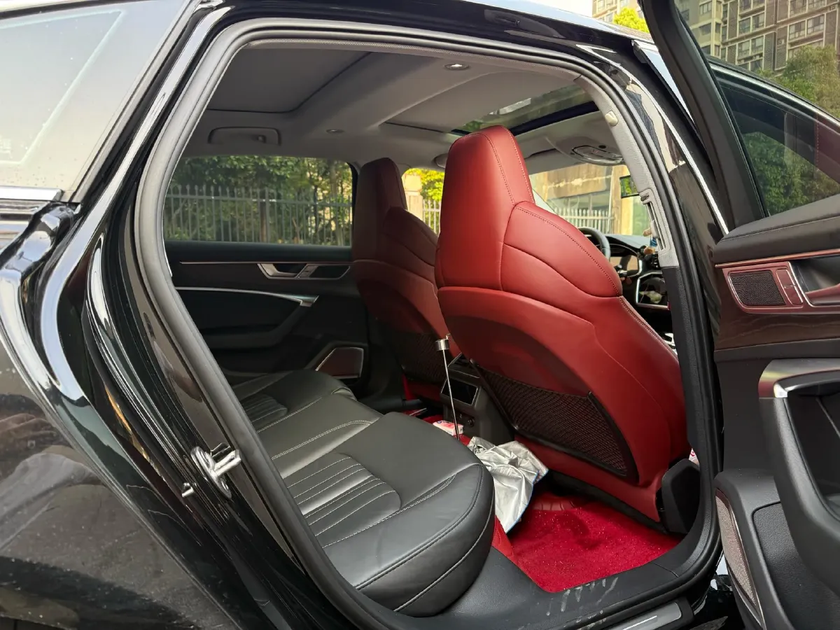 2023 Audi A6L 2.0T 245HP L4 7DCT,autocango,china used car exporter,china ev exporter,chinese used car exporter,chinese used ev exporter