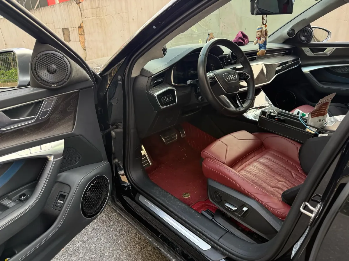 2023 Audi A6L 2.0T 245HP L4 7DCT,autocango,china used car exporter,china ev exporter,chinese used car exporter,chinese used ev exporter