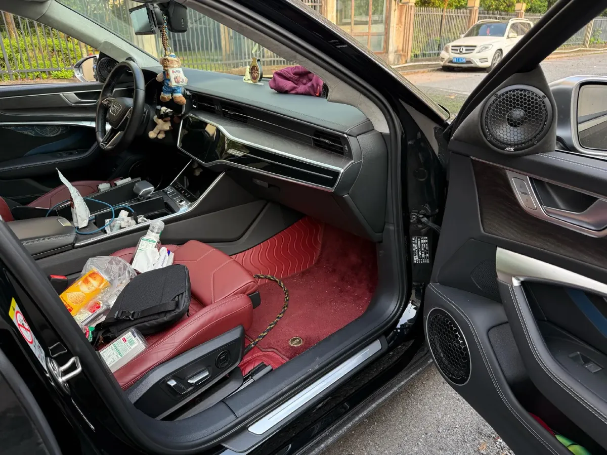 2023 Audi A6L 2.0T 245HP L4 7DCT,autocango,china used car exporter,china ev exporter,chinese used car exporter,chinese used ev exporter