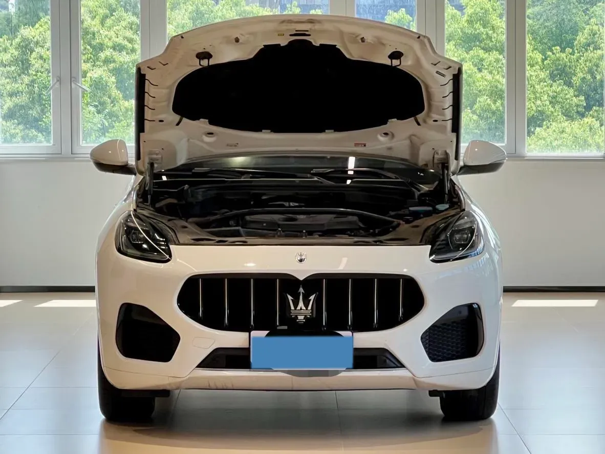 2023 Maserati Grecale 2.0T 300HP L4 8AT,autocango,china used car exporter,china ev exporter,chinese used car exporter,chinese used ev exporter