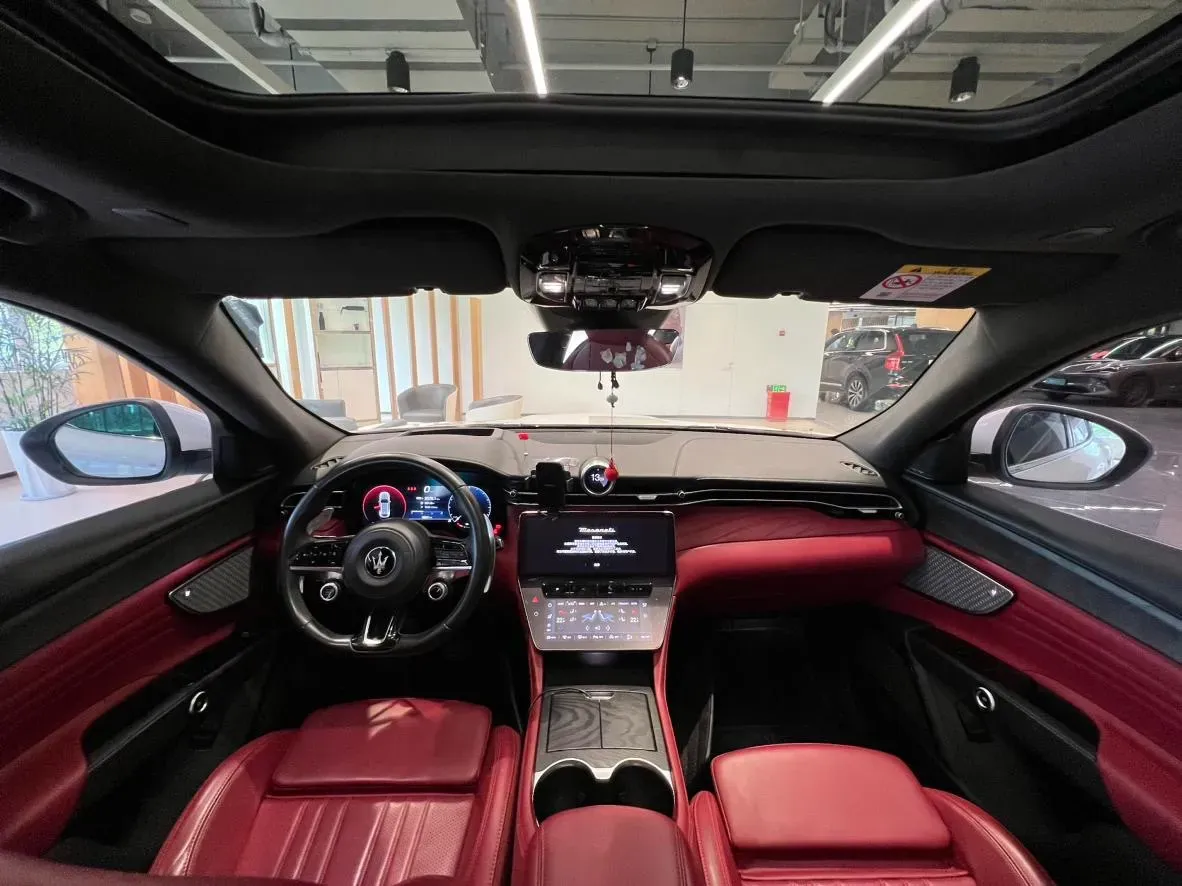 2023 Maserati Grecale 2.0T 300HP L4 8AT,autocango,china used car exporter,china ev exporter,chinese used car exporter,chinese used ev exporter