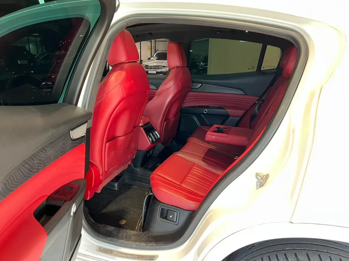 2023 Maserati Grecale 2.0T 300HP L4 8AT,autocango,china used car exporter,china ev exporter,chinese used car exporter,chinese used ev exporter