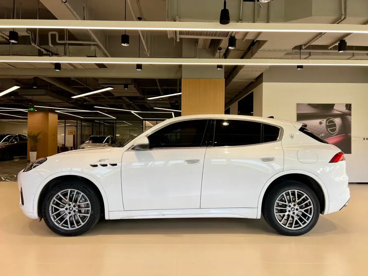 2023 Maserati Grecale 2.0T 300HP L4 8AT,autocango,china used car exporter,china ev exporter,chinese used car exporter,chinese used ev exporter