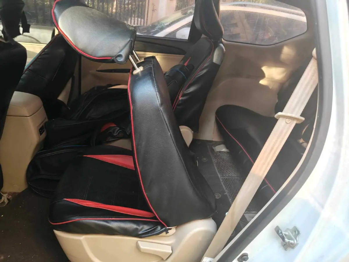 2019 BaoJun 730 1.5L 105HP L4 6MT,autocango,china used car exporter,china ev exporter,chinese used car exporter,chinese used ev exporter