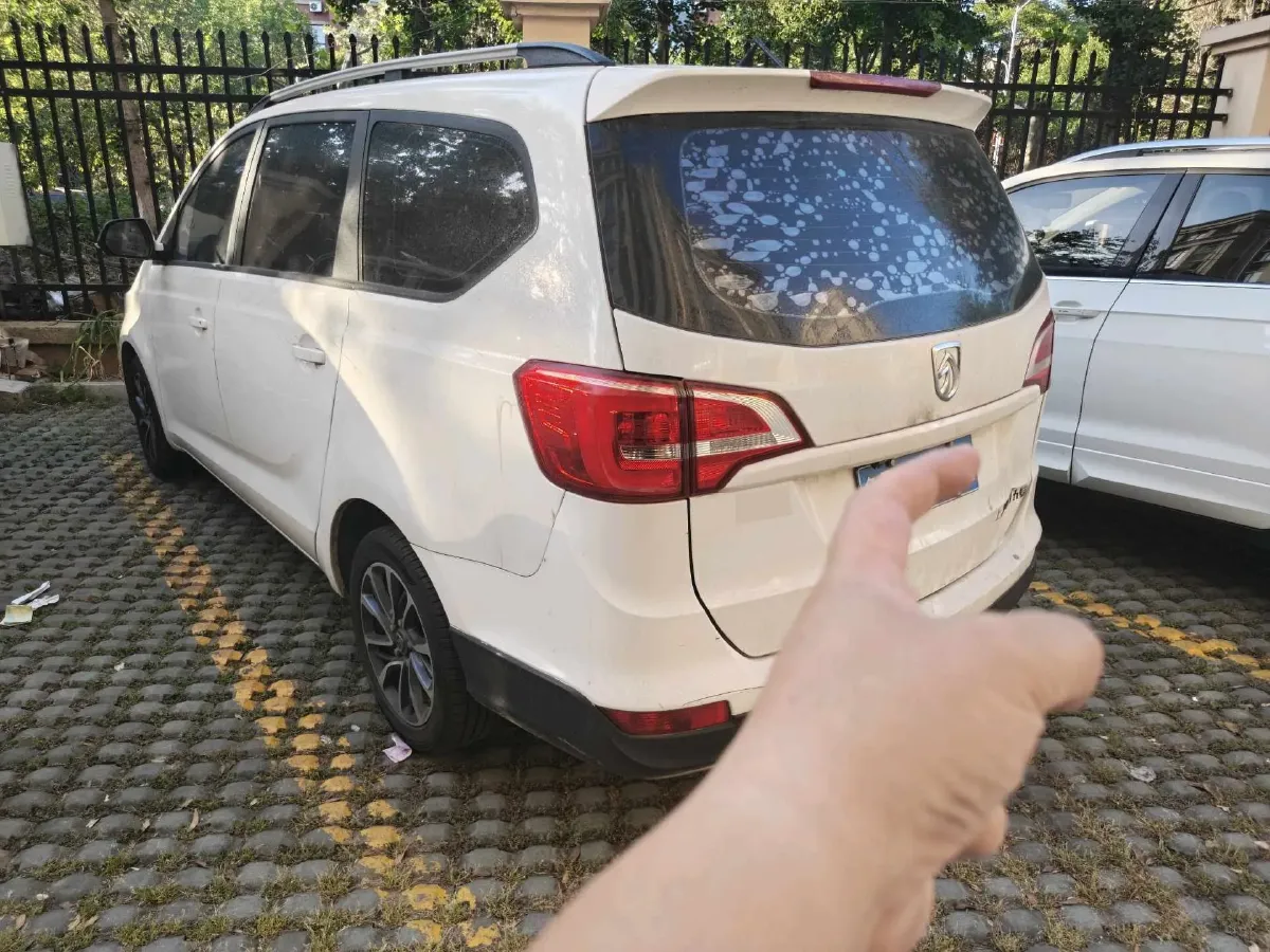 2019 BaoJun 730 1.5L 105HP L4 6MT,autocango,china used car exporter,china ev exporter,chinese used car exporter,chinese used ev exporter