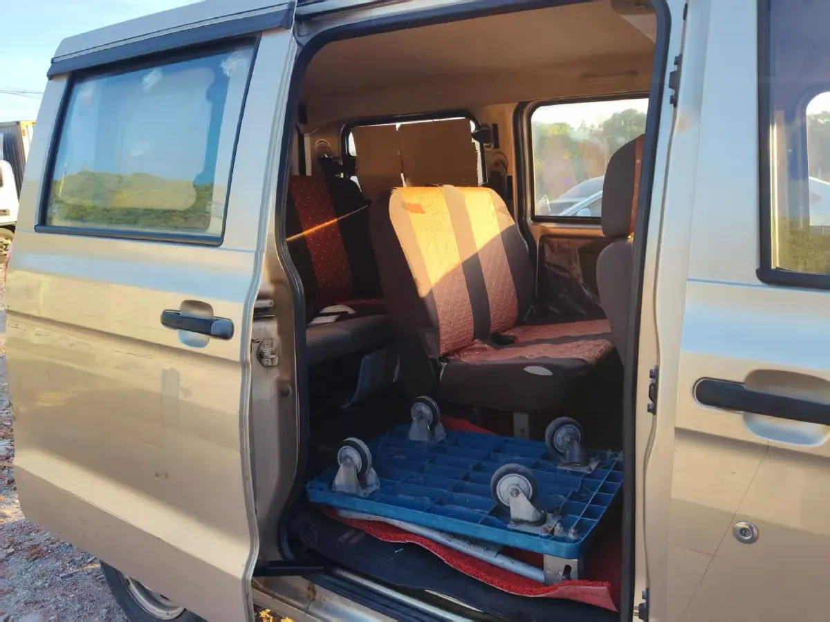 2019 WuLing HongGuang V 1.5L 99HP L4 6MT,autocango,china used car exporter,china ev exporter,chinese used car exporter,chinese used ev exporter