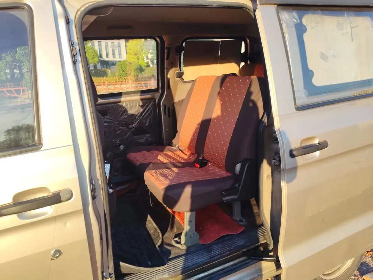 2019 WuLing HongGuang V 1.5L 99HP L4 6MT,autocango,china used car exporter,china ev exporter,chinese used car exporter,chinese used ev exporter