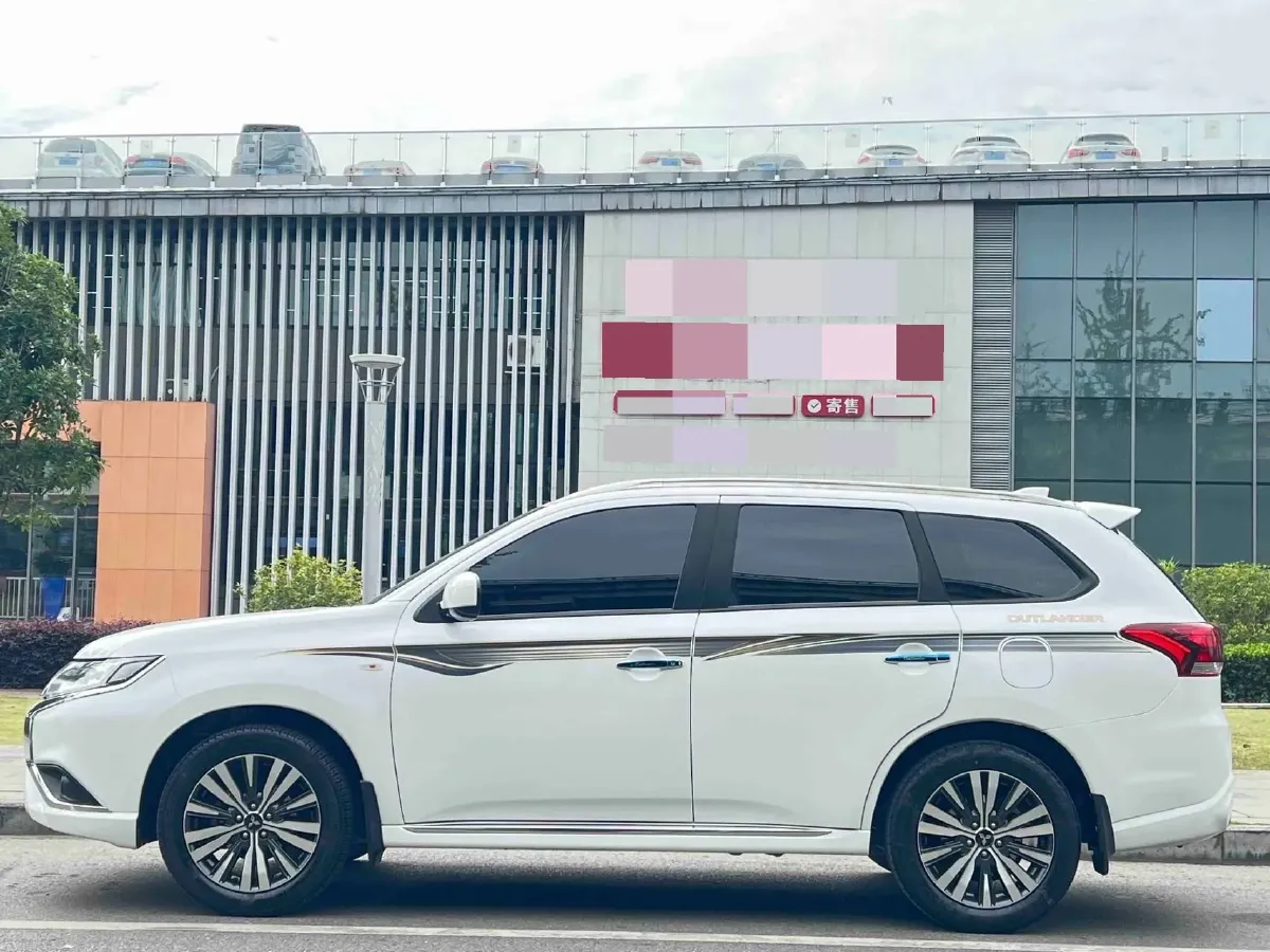 2021 Mitsubishi Outlander 2.0L 166HP L4 CVT,autocango,china used car exporter,china ev exporter,chinese used car exporter,chinese used ev exporter