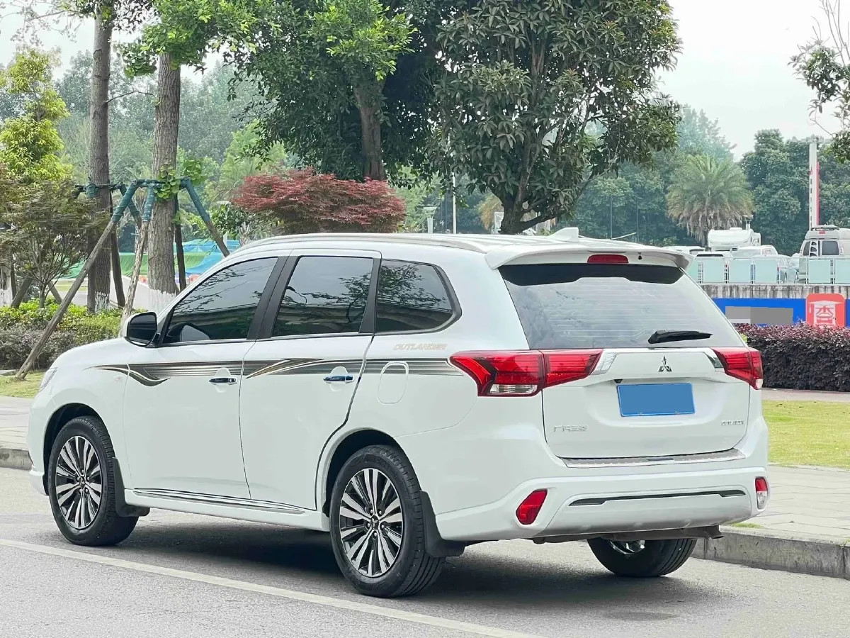 2021 Mitsubishi Outlander 2.0L 166HP L4 CVT,autocango,china used car exporter,china ev exporter,chinese used car exporter,chinese used ev exporter