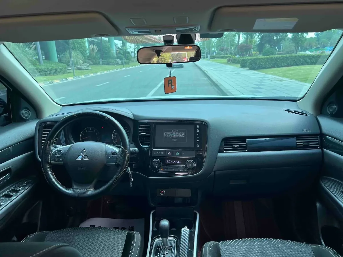 2021 Mitsubishi Outlander 2.0L 166HP L4 CVT,autocango,china used car exporter,china ev exporter,chinese used car exporter,chinese used ev exporter