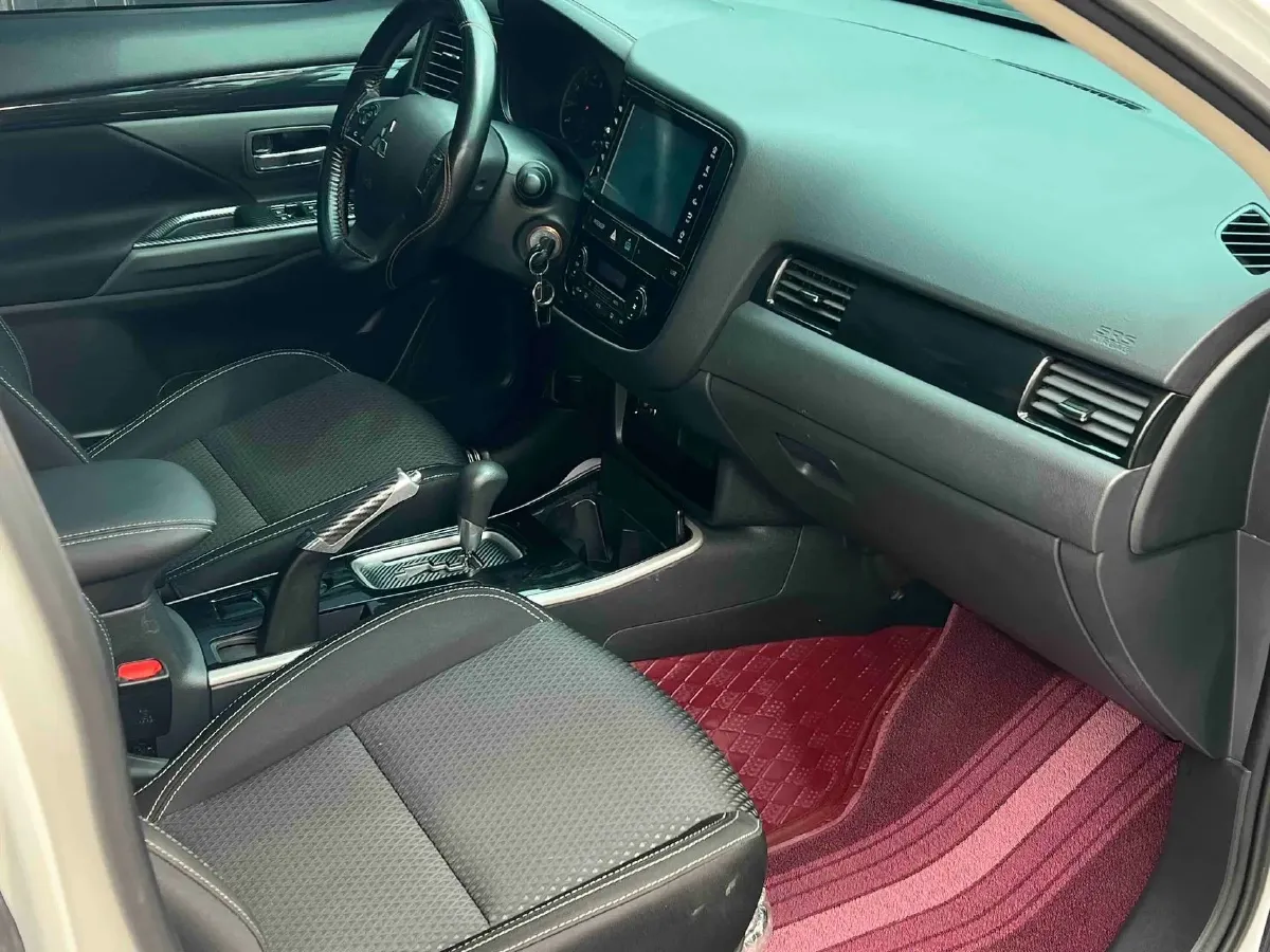 2021 Mitsubishi Outlander 2.0L 166HP L4 CVT,autocango,china used car exporter,china ev exporter,chinese used car exporter,chinese used ev exporter