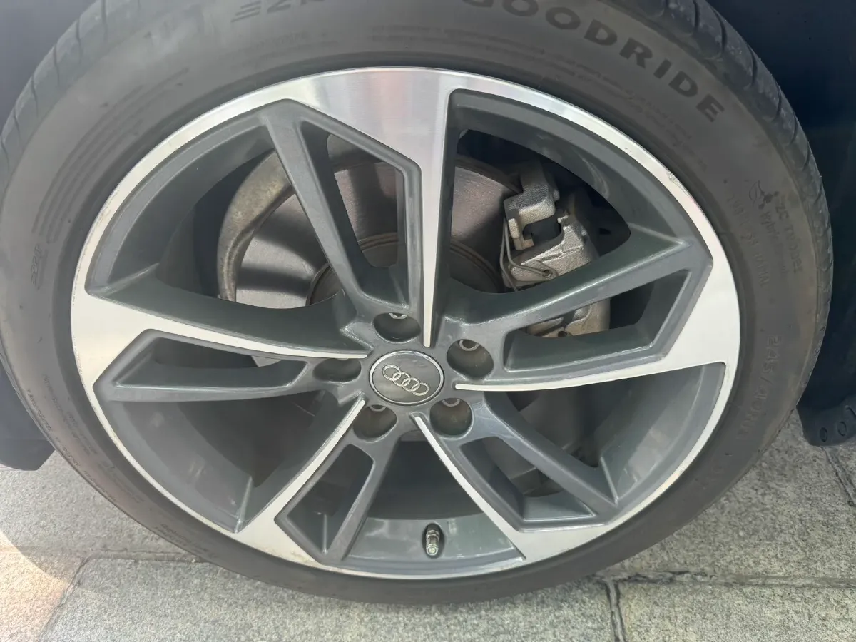 2020 Audi A4L 2.0T 190HP L4 7DCT,autocango,china used car exporter,china ev exporter,chinese used car exporter,chinese used ev exporter