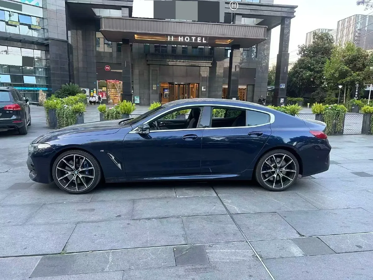 2022 BMW 8 Series 3.0T 333HP L6 8AT,autocango,china used car exporter,china ev exporter,chinese used car exporter,chinese used ev exporter
