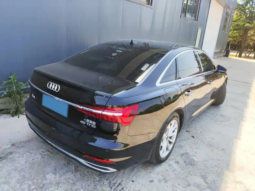 2024 Audi A6L 2.0T 190HP L4 7DCT,autocango,china used car exporter,china ev exporter,chinese used car exporter,chinese used ev exporter