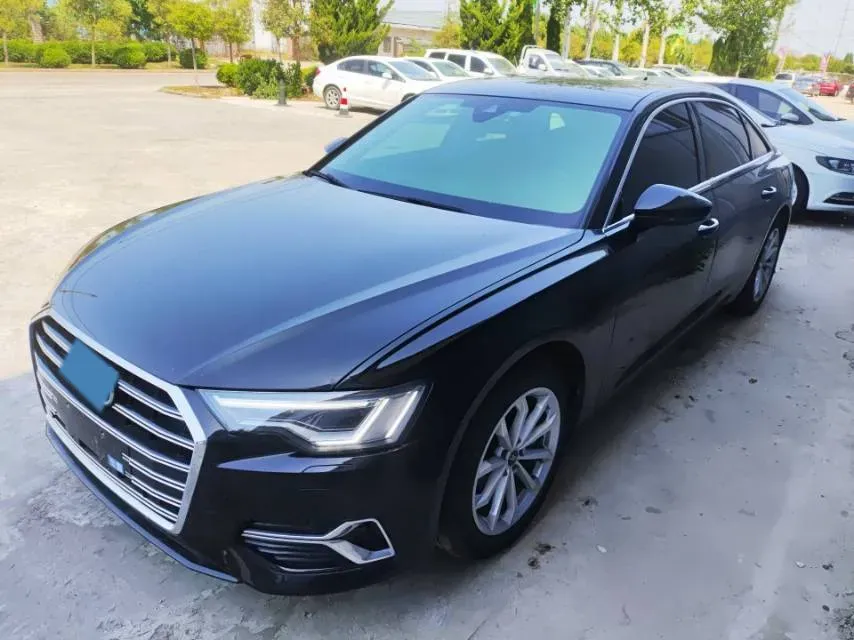 2024 Audi A6L 2.0T 190HP L4 7DCT,autocango,china used car exporter,china ev exporter,chinese used car exporter,chinese used ev exporter
