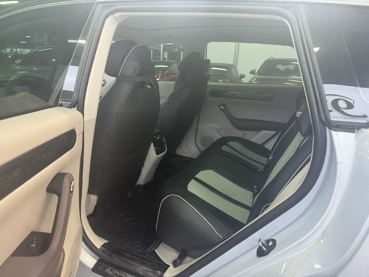 2023 Leapmotor C11 1.2T 131HP L3 REEV 43.74KWH,autocango,china used car exporter,china ev exporter,chinese used car exporter,chinese used ev exporter