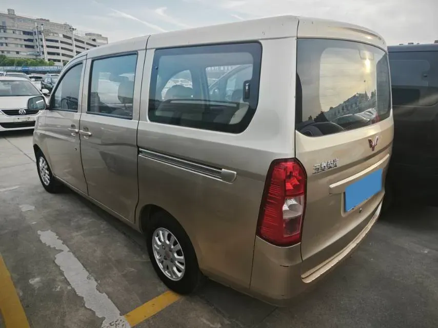 2018 WuLing RongGuang V 1.2L 88HP L4 5MT,autocango,china used car exporter,china ev exporter,chinese used car exporter,chinese used ev exporter
