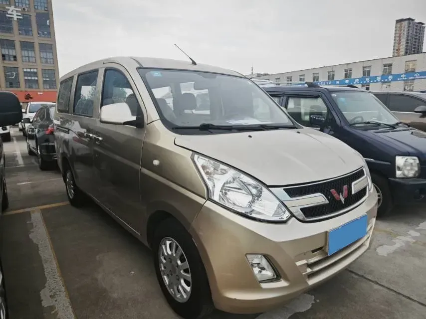 2018 WuLing RongGuang V 1.2L 88HP L4 5MT,autocango,china used car exporter,china ev exporter,chinese used car exporter,chinese used ev exporter