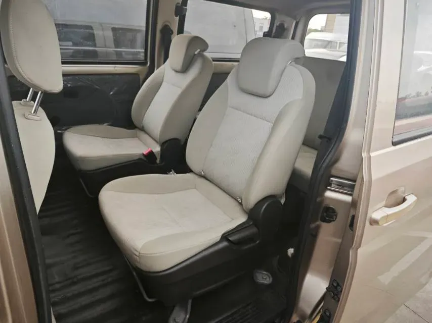 2018 WuLing RongGuang V 1.2L 88HP L4 5MT,autocango,china used car exporter,china ev exporter,chinese used car exporter,chinese used ev exporter
