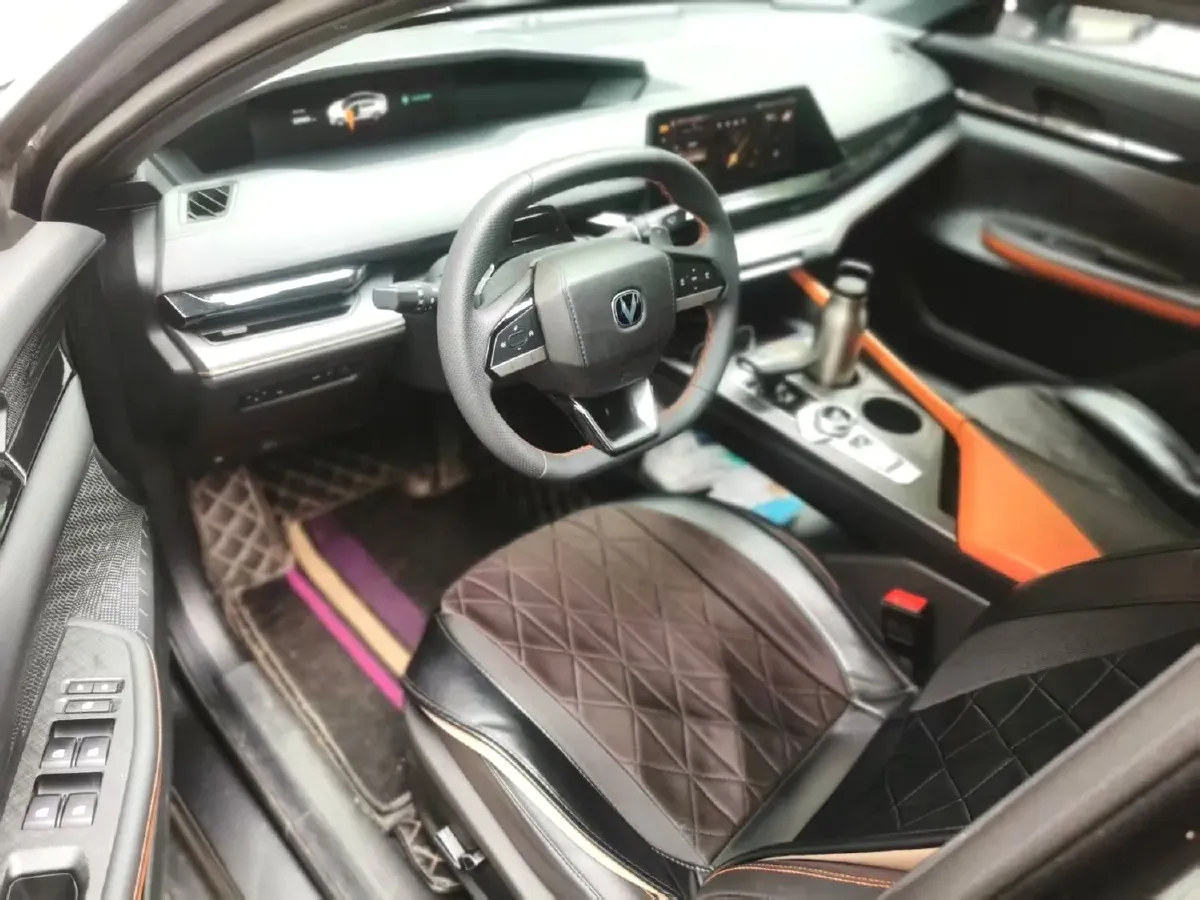 2022 ChangAn UNI-V 1.5T 188HP L4 7DCT,autocango,china used car exporter,china ev exporter,chinese used car exporter,chinese used ev exporter