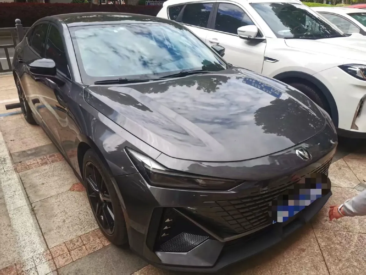 2022 ChangAn UNI-V 1.5T 188HP L4 7DCT,autocango,china used car exporter,china ev exporter,chinese used car exporter,chinese used ev exporter