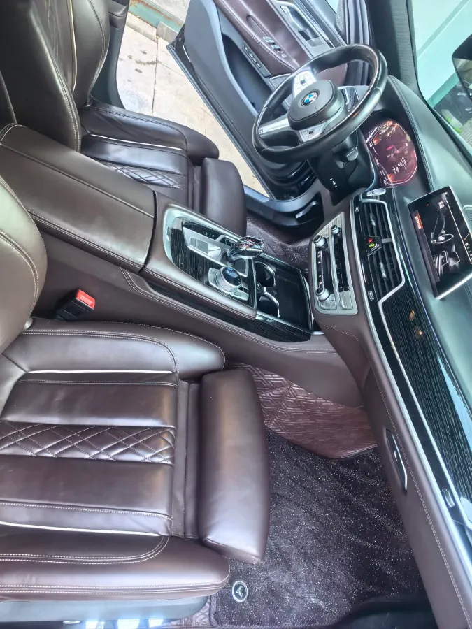 2019 BMW 7 Series 3.0T 340HP L6 8AT,autocango,china used car exporter,china ev exporter,chinese used car exporter,chinese used ev exporter