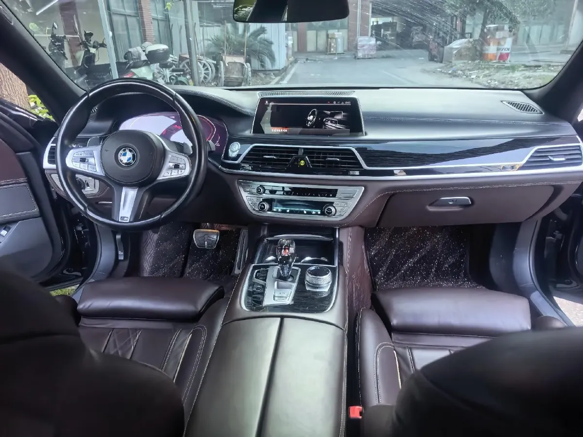 2019 BMW 7 Series 3.0T 340HP L6 8AT,autocango,china used car exporter,china ev exporter,chinese used car exporter,chinese used ev exporter