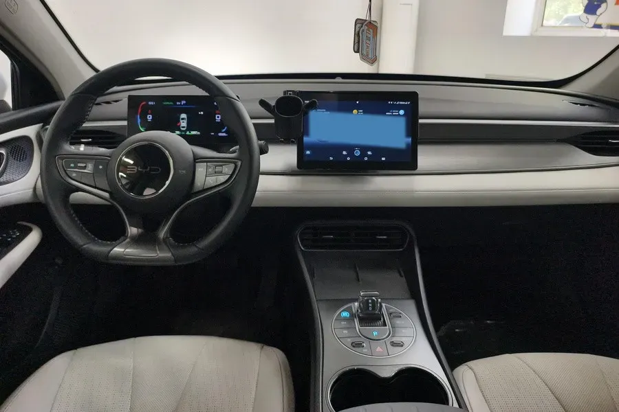 2025 BYD Seal05 DM-i 1.5L 101HP L4 E-CVT PHEV 7.68KWH,autocango,china used car exporter,china ev exporter,chinese used car exporter,chinese used ev exporter