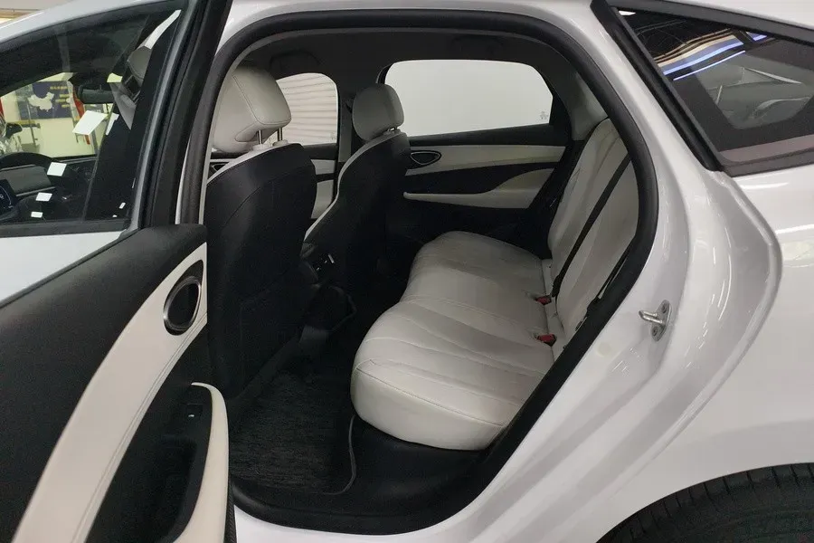 2025 BYD Seal05 DM-i 1.5L 101HP L4 E-CVT PHEV 7.68KWH,autocango,china used car exporter,china ev exporter,chinese used car exporter,chinese used ev exporter