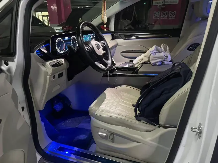 2022 Buick GL8 2.0T 237HP L4 9AT,autocango,china used car exporter,china ev exporter,chinese used car exporter,chinese used ev exporter