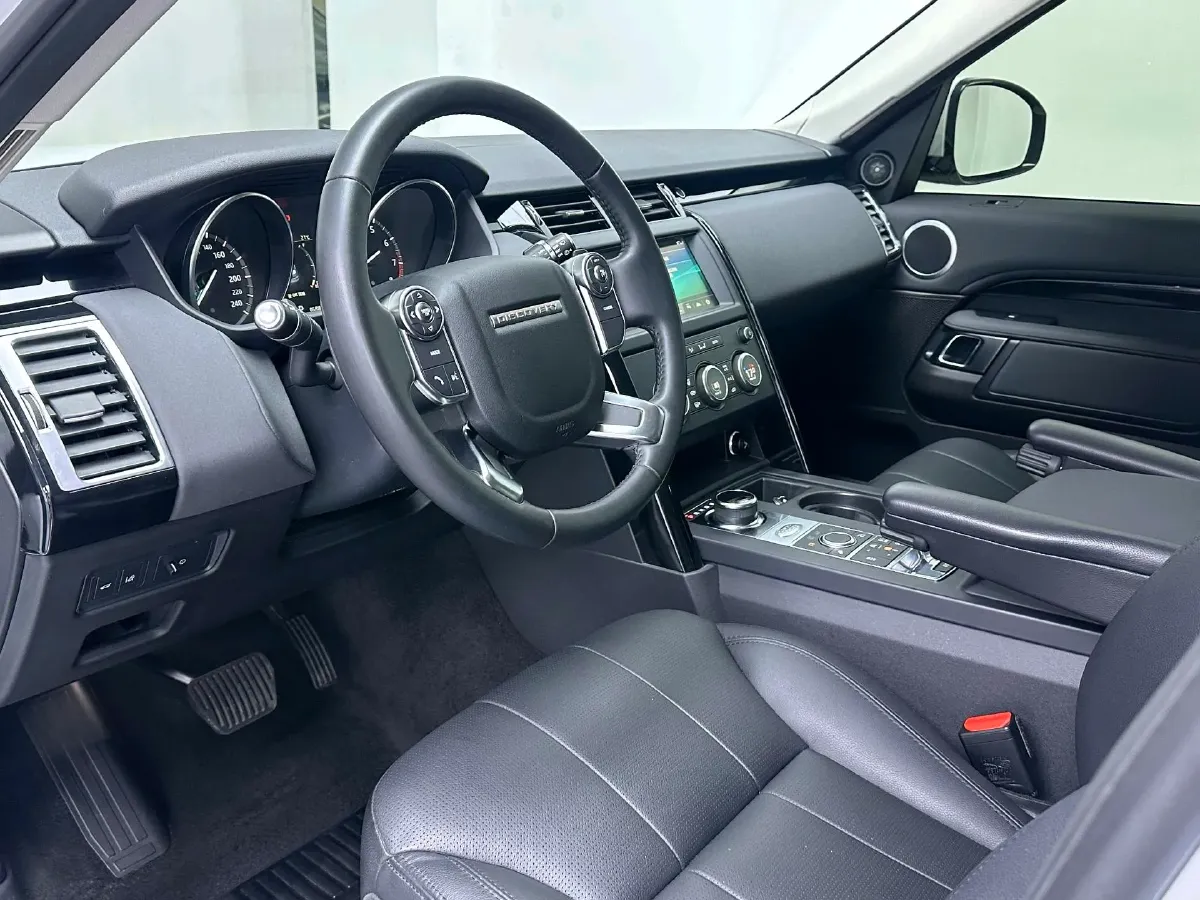 2018 Land Rover Discovery 3.0T 340HP V6 8AT,autocango,china used car exporter,china ev exporter,chinese used car exporter,chinese used ev exporter