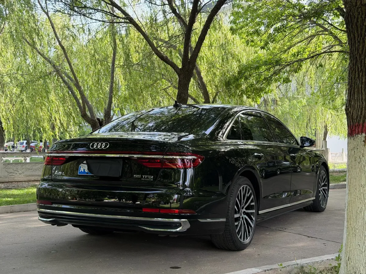 2024 Audi A8 3.0T 286HP V6 8AT,autocango,china used car exporter,china ev exporter,chinese used car exporter,chinese used ev exporter