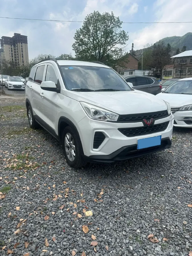 2018 WuLing HongGuang S3 1.5L 112HP L4 6MT,autocango,china used car exporter,china ev exporter,chinese used car exporter,chinese used ev exporter