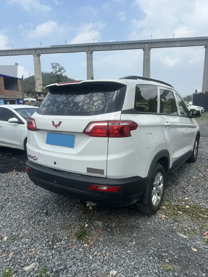 2018 WuLing HongGuang S3 1.5L 112HP L4 6MT,autocango,china used car exporter,china ev exporter,chinese used car exporter,chinese used ev exporter