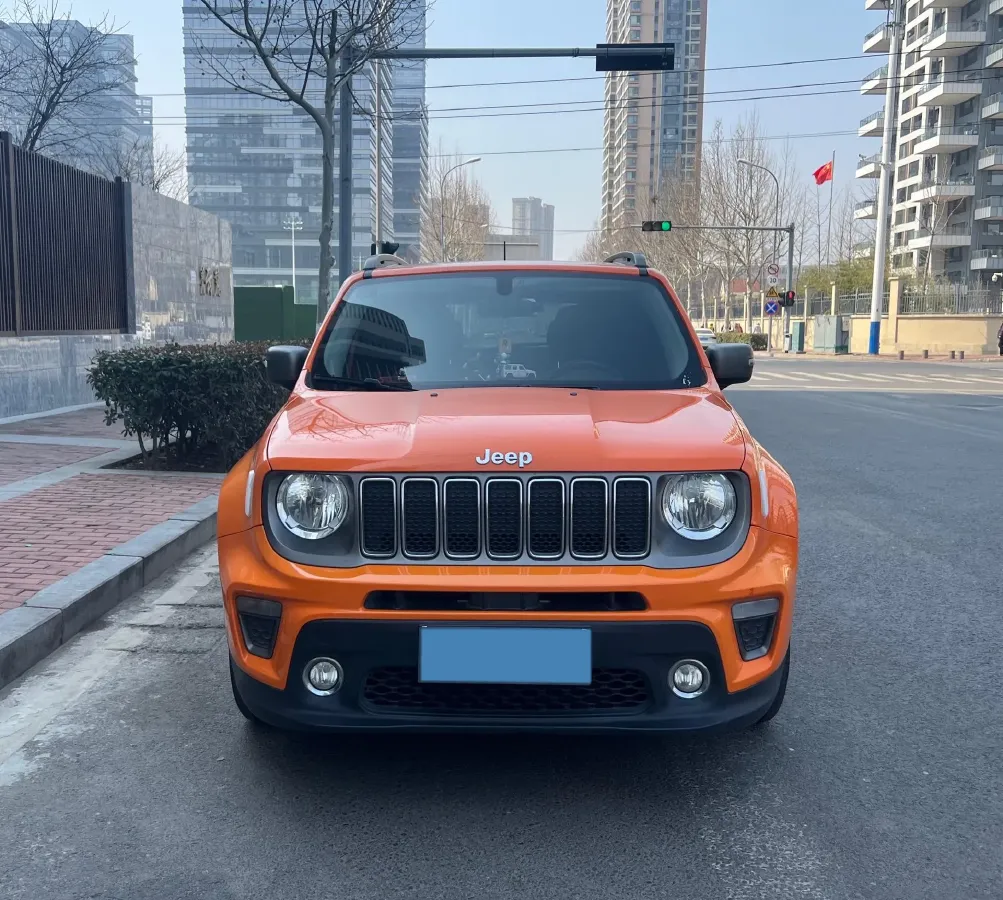 2019 Jeep Renegade 1.3T 173HP L4 7DCT,autocango,china used car exporter,china ev exporter,chinese used car exporter,chinese used ev exporter