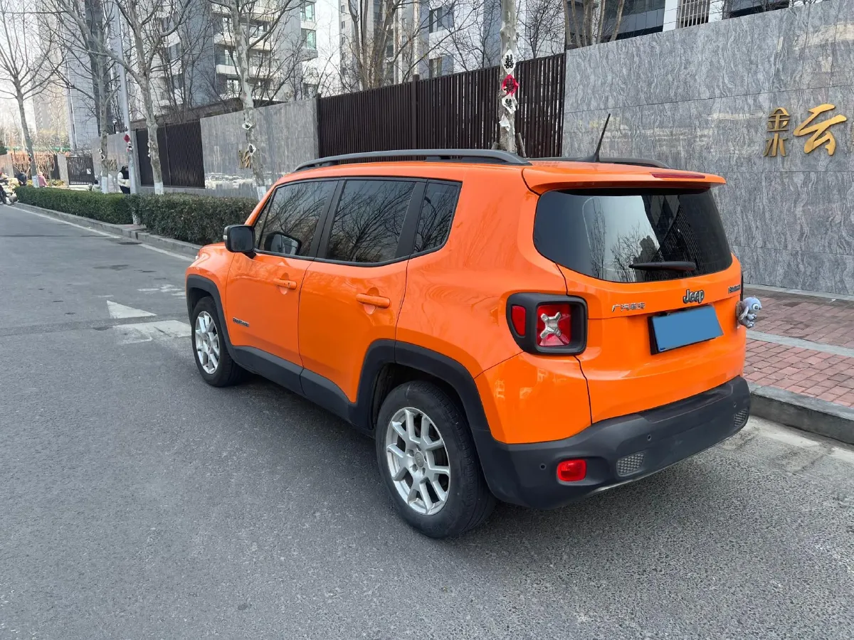 2019 Jeep Renegade 1.3T 173HP L4 7DCT,autocango,china used car exporter,china ev exporter,chinese used car exporter,chinese used ev exporter