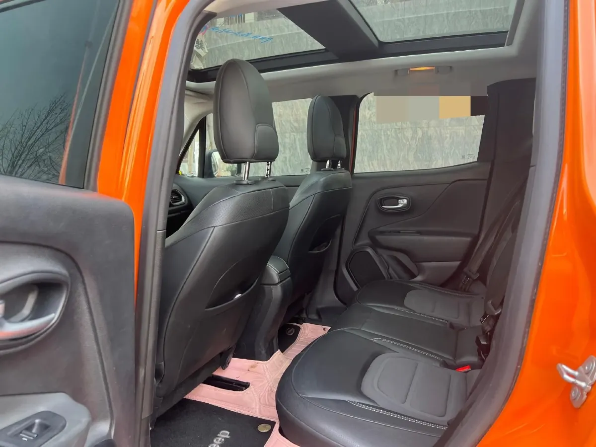 2019 Jeep Renegade 1.3T 173HP L4 7DCT,autocango,china used car exporter,china ev exporter,chinese used car exporter,chinese used ev exporter