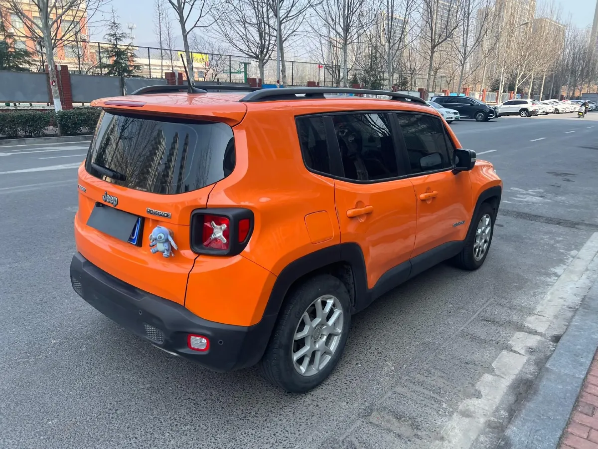 2019 Jeep Renegade 1.3T 173HP L4 7DCT,autocango,china used car exporter,china ev exporter,chinese used car exporter,chinese used ev exporter