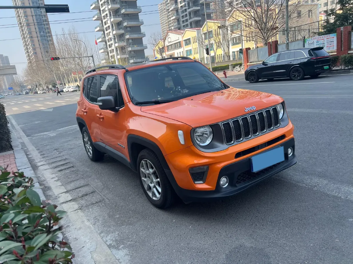 2019 Jeep Renegade 1.3T 173HP L4 7DCT,autocango,china used car exporter,china ev exporter,chinese used car exporter,chinese used ev exporter