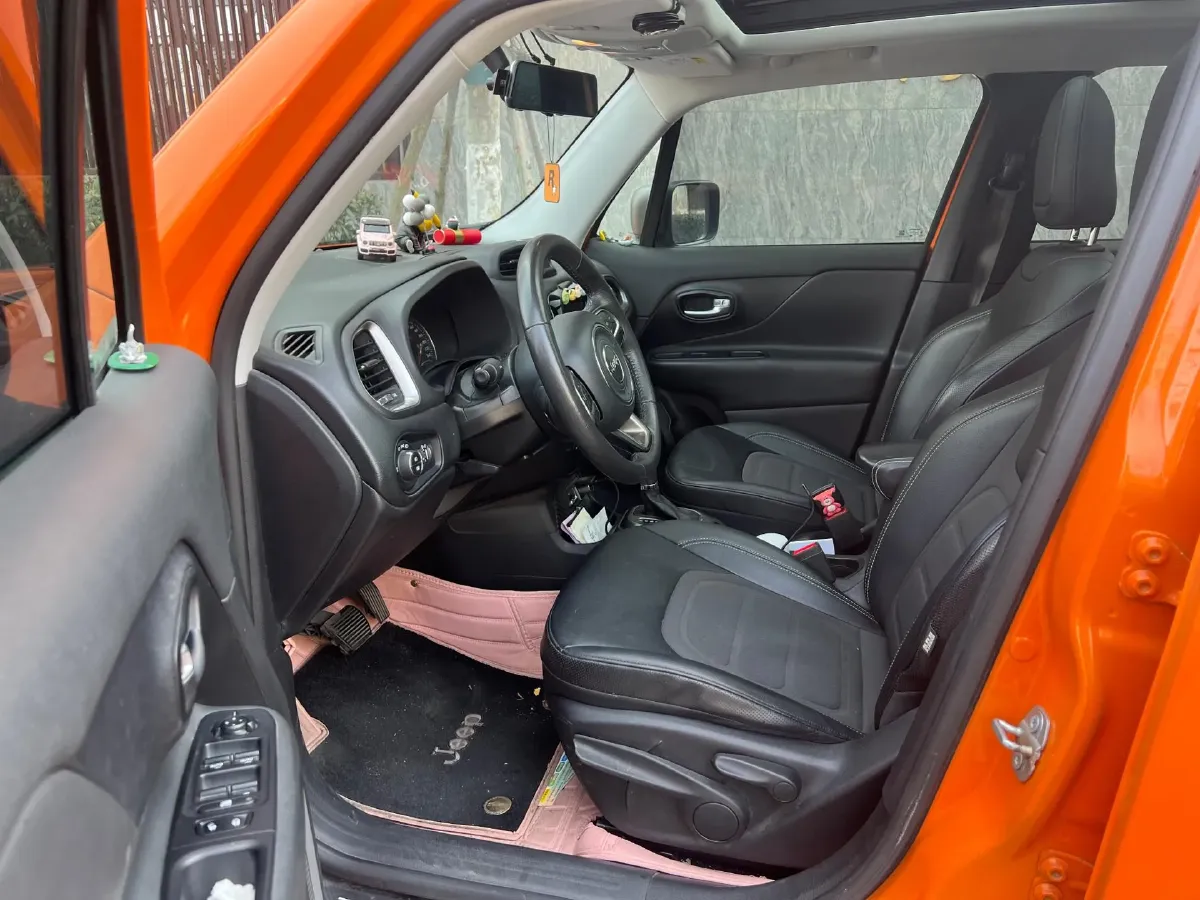 2019 Jeep Renegade 1.3T 173HP L4 7DCT,autocango,china used car exporter,china ev exporter,chinese used car exporter,chinese used ev exporter