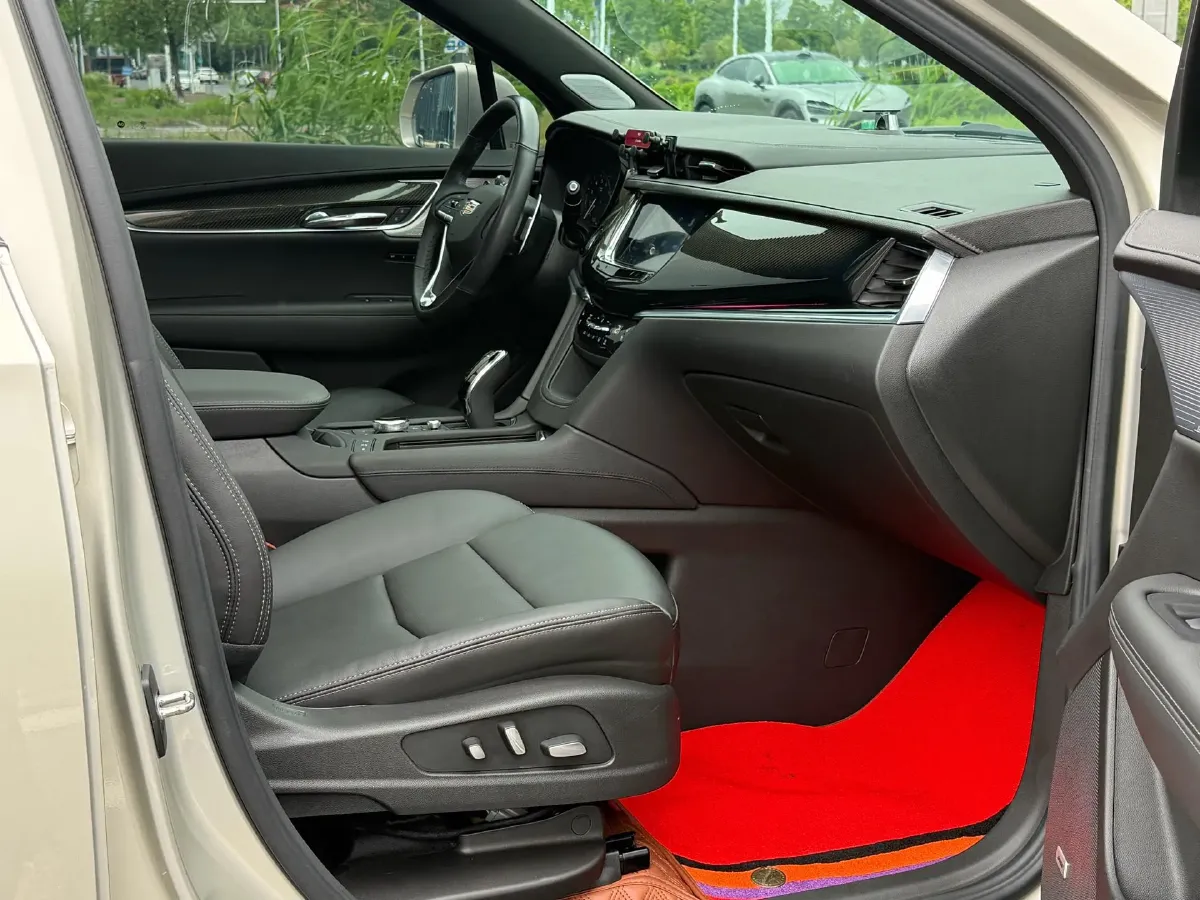 2022 Cadillac XT6 2.0T 237HP L4 9AT,autocango,china used car exporter,china ev exporter,chinese used car exporter,chinese used ev exporter