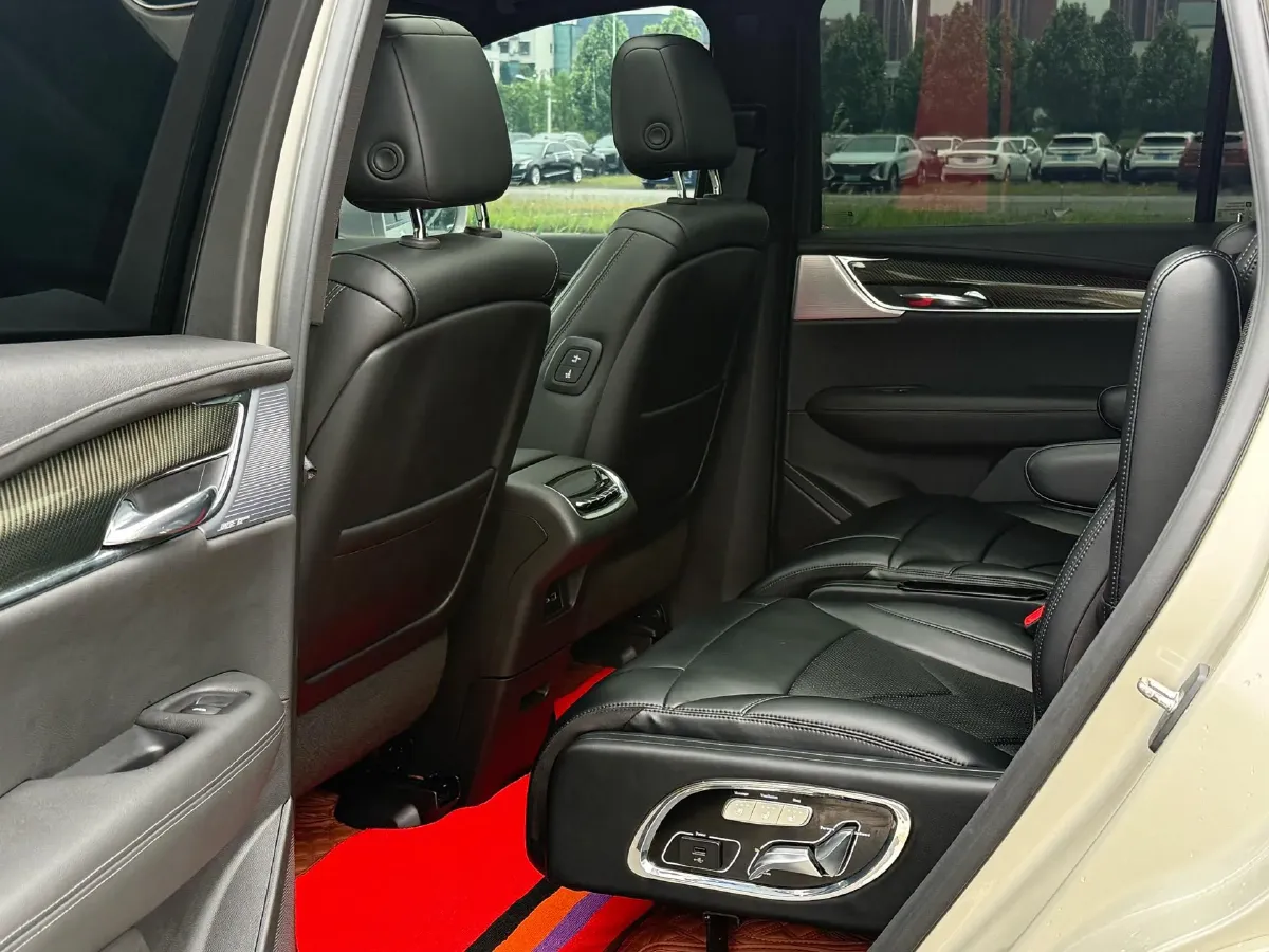 2022 Cadillac XT6 2.0T 237HP L4 9AT,autocango,china used car exporter,china ev exporter,chinese used car exporter,chinese used ev exporter
