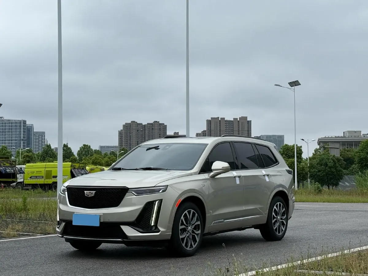 2022 Cadillac XT6 2.0T 237HP L4 9AT,autocango,china used car exporter,china ev exporter,chinese used car exporter,chinese used ev exporter