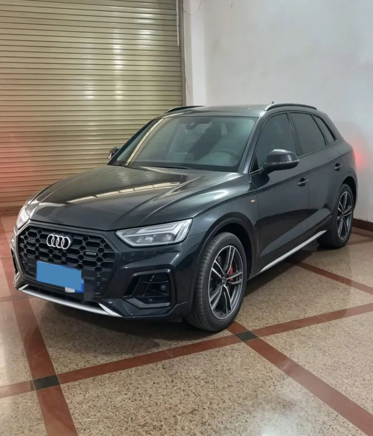 2024 Audi Q5L 2.0T 245HP L4 7DCT,autocango,china used car exporter,china ev exporter,chinese used car exporter,chinese used ev exporter