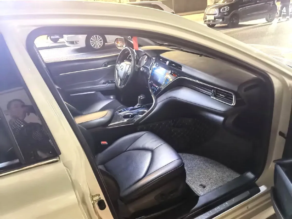 2019 Toyota Camry 2.5L 209HP L4 8AT,autocango,china used car exporter,china ev exporter,chinese used car exporter,chinese used ev exporter